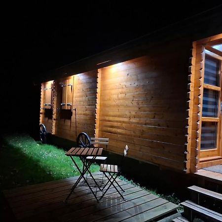 Roulotte La Boheme Est Son Spa En Baie De Somme Arrest Exterior foto